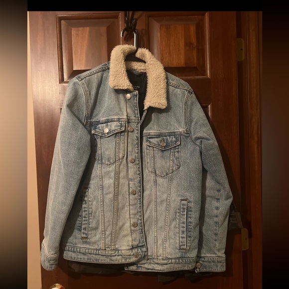 Jean jacket - Picture 1 of 2